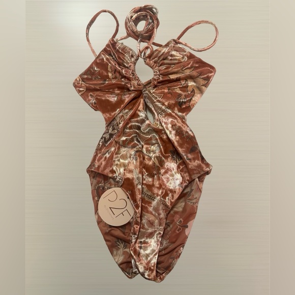 P2F Velvet Verushka One Piece Swimsuit - Picture 3 of 5